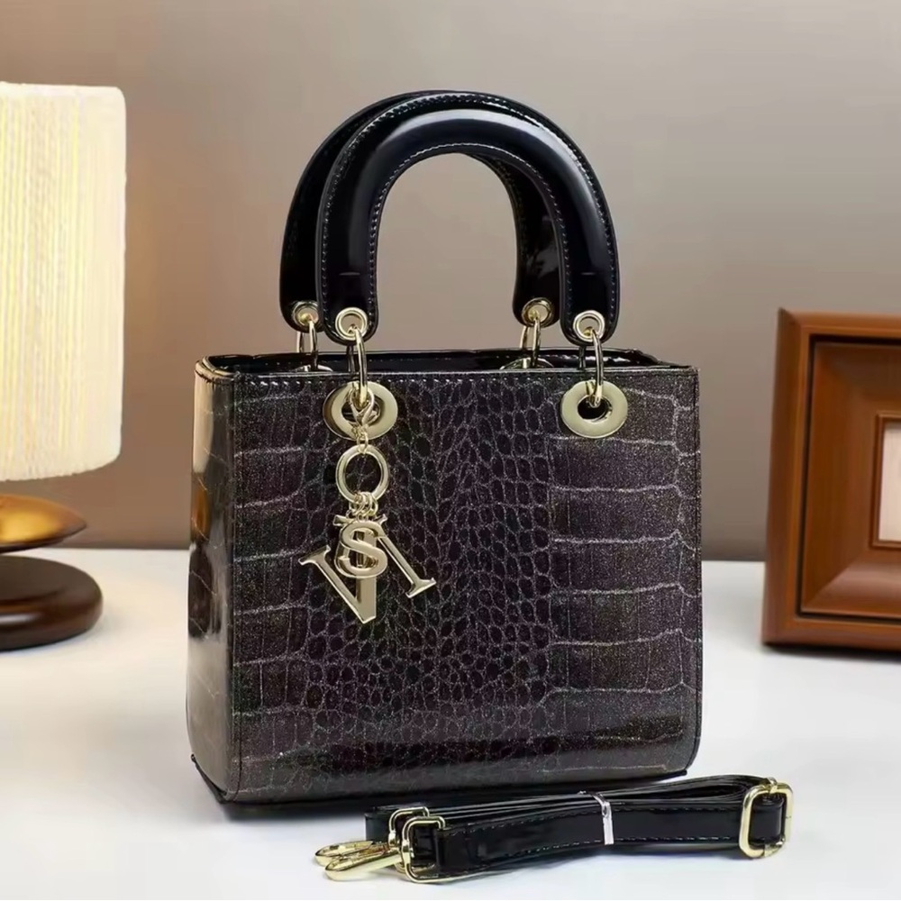 Chic Black Crocodile Pattern Mini Bag - image 1